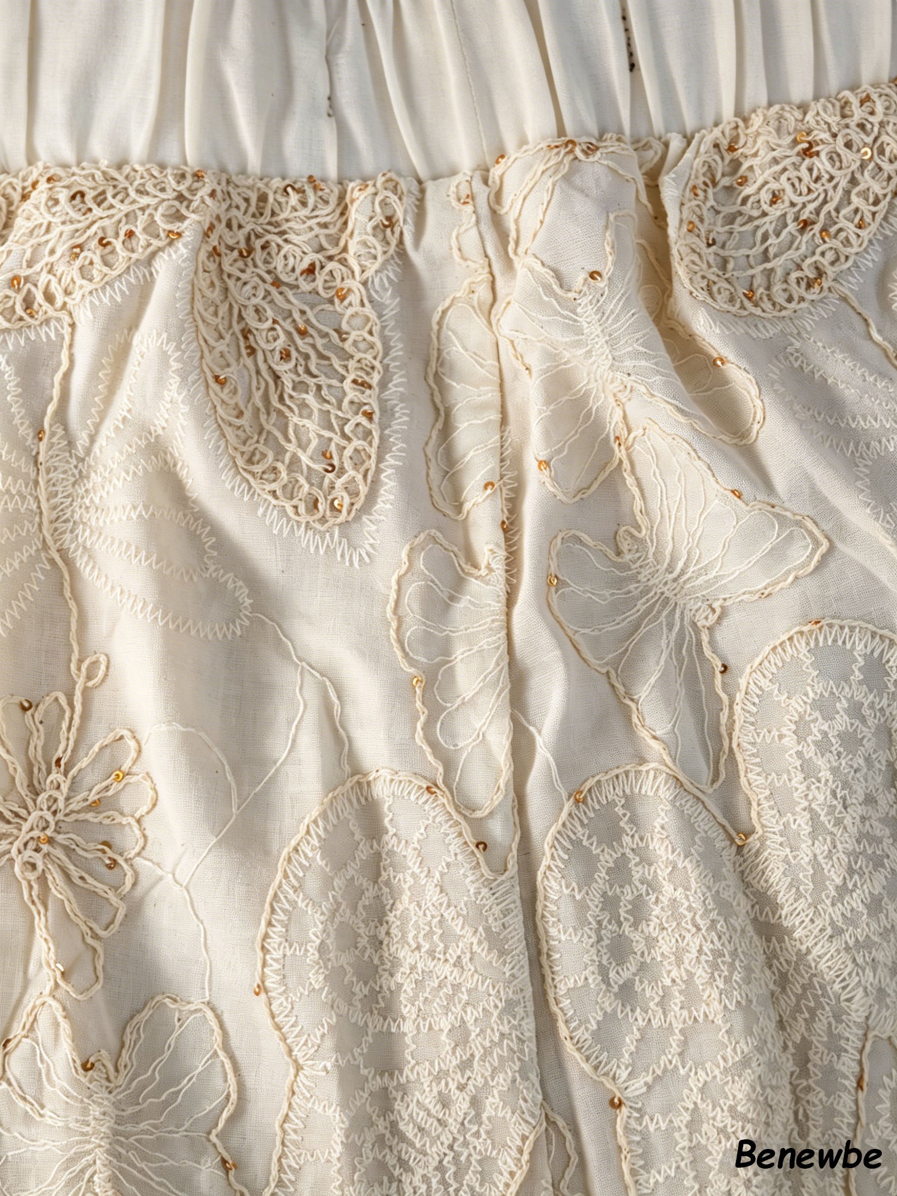 Cream Butterfly Embroidered Lace Shorts, High-Waisted Elastic Waist Scalloped Hem Short Pants