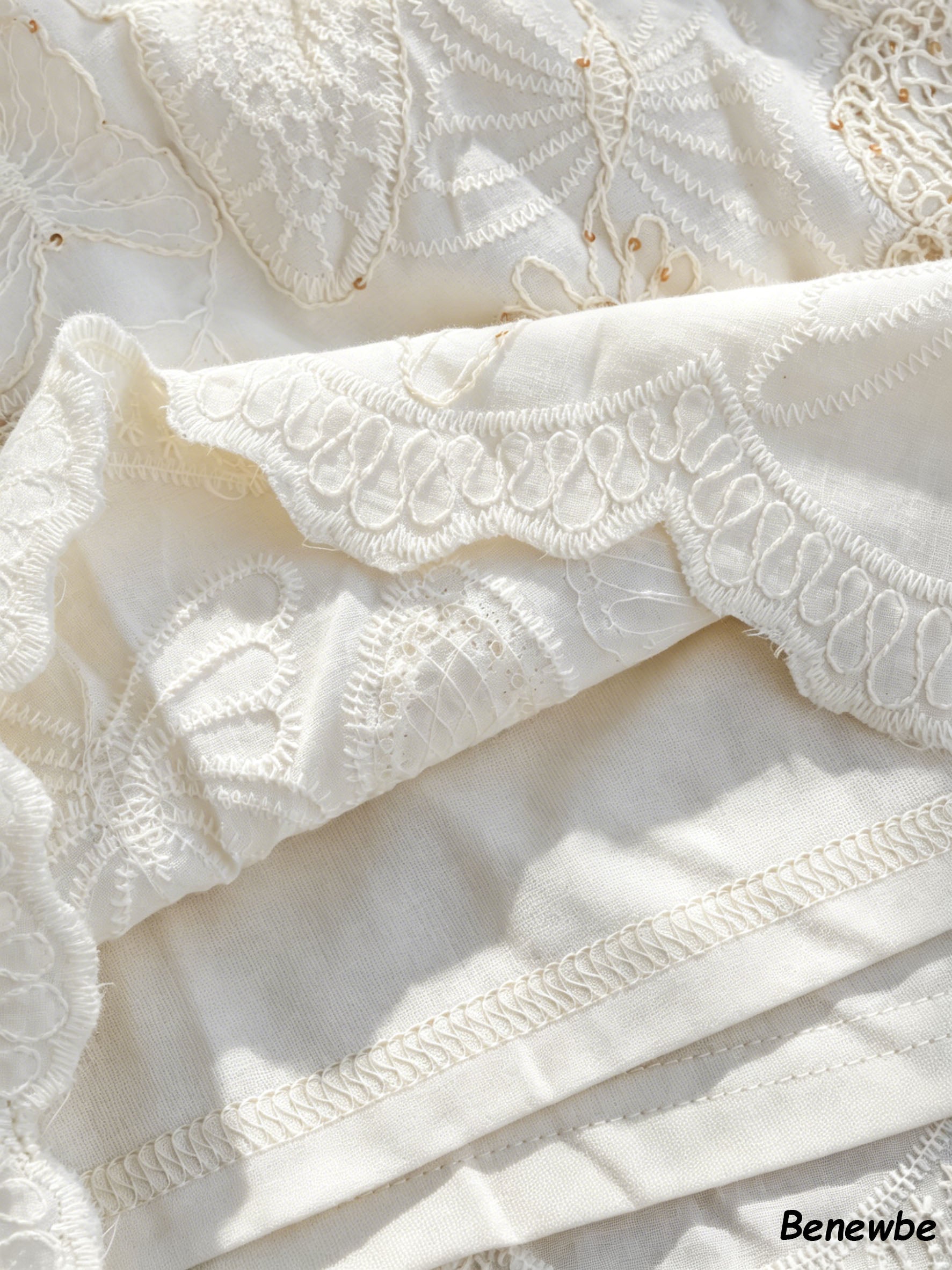 Cream Butterfly Embroidered Lace Shorts, High-Waisted Elastic Waist Scalloped Hem Short Pants